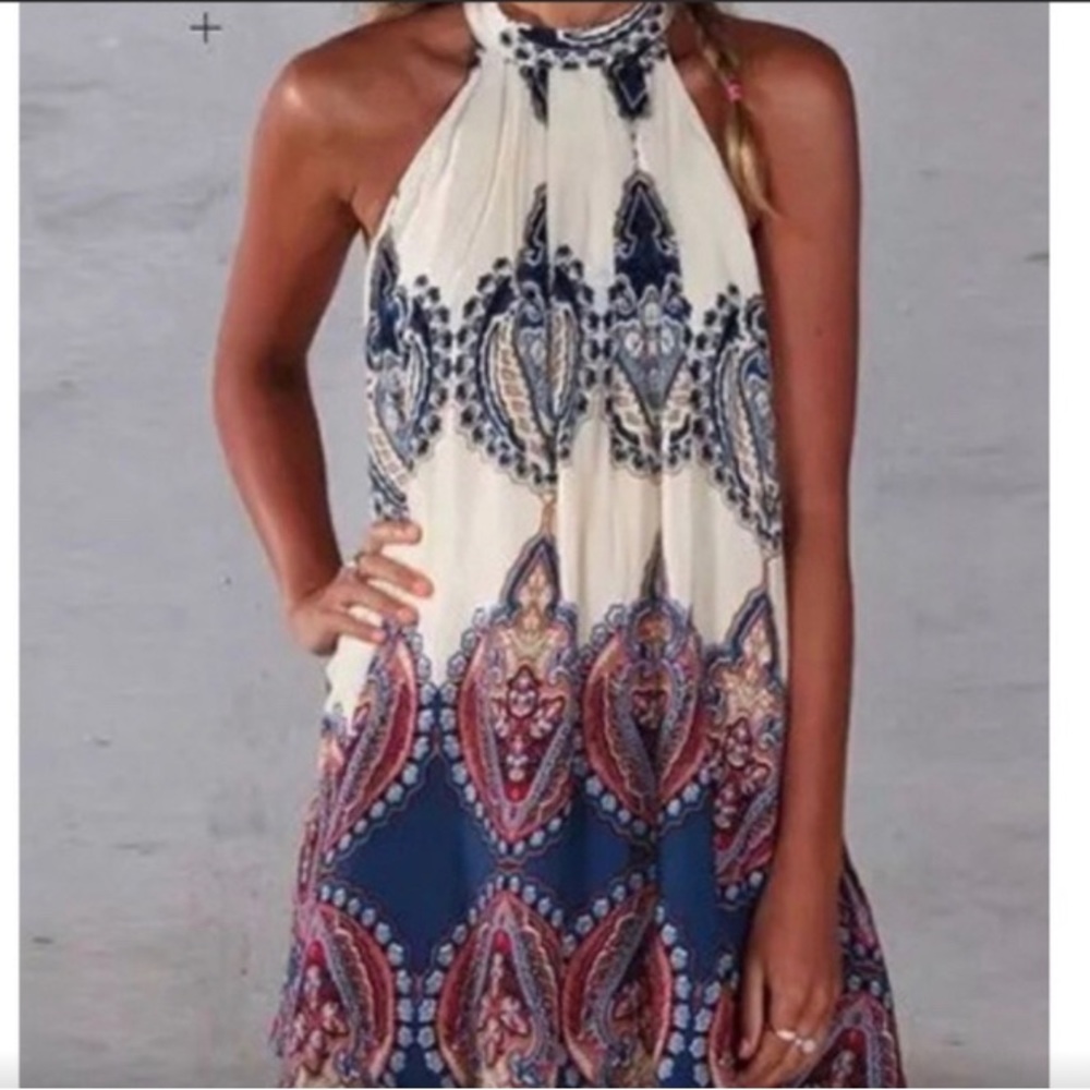 Open shoulder halter dress 😍